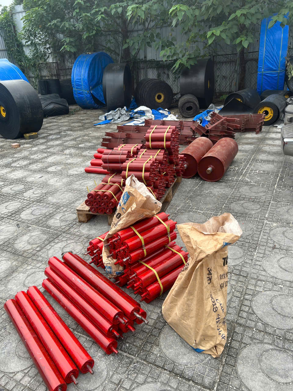 Hình ảnh thi công băng tải thực tế - Băng Tải Tín Phát - Công Ty Cổ Phần Thiết Bị Vật Tư Tín Phát